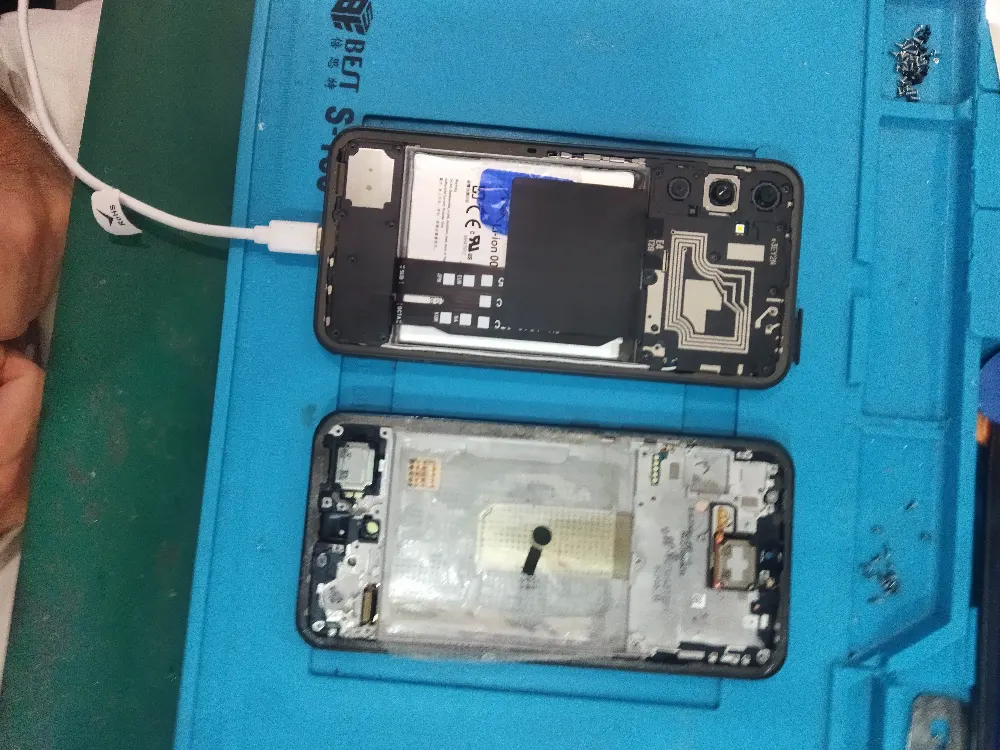 foto principale Sostituzione schermo smartphone a Le Lame, Frosinone - iRiparazioni | Frosinone